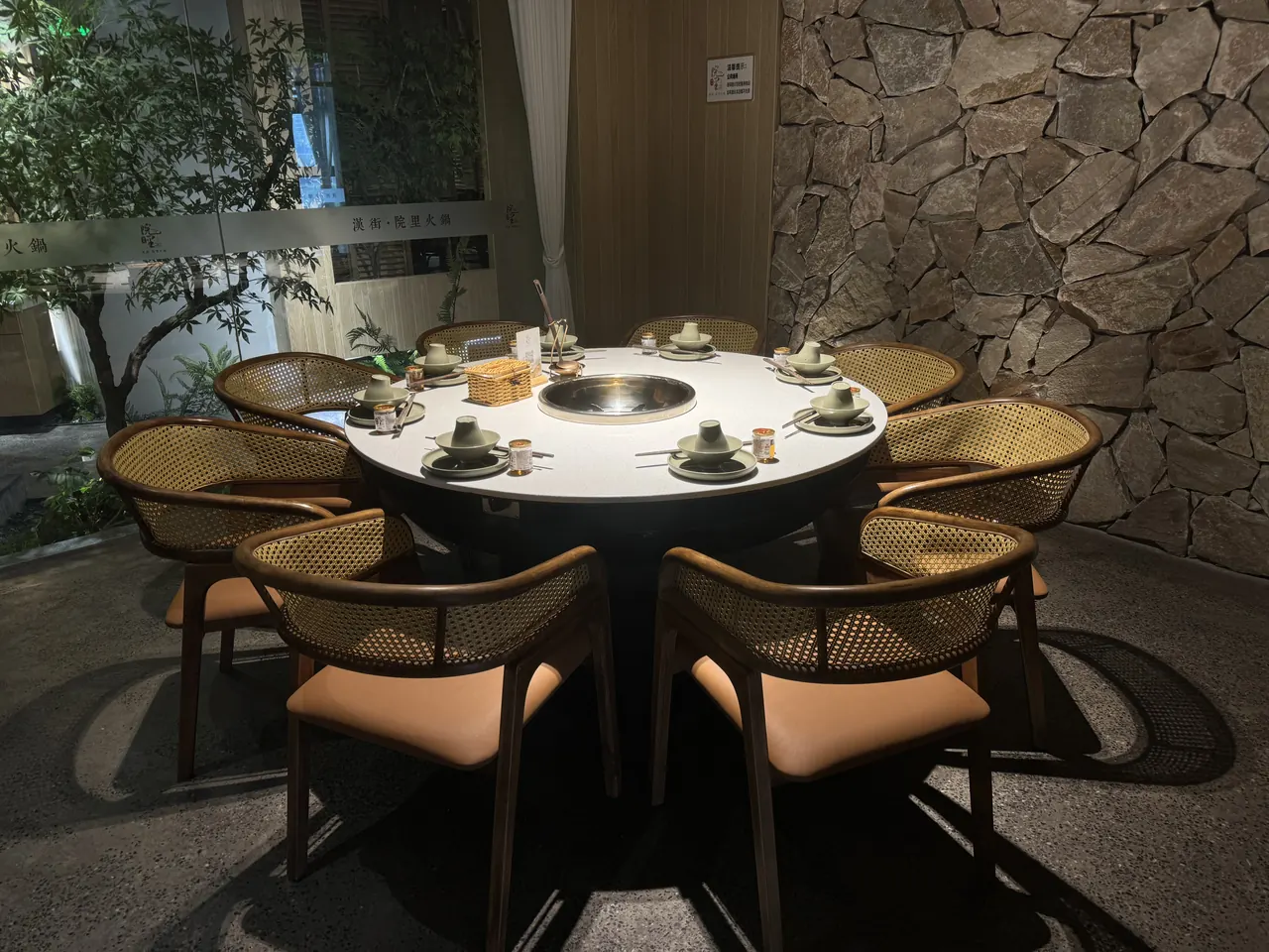 火锅店桌椅和设备怎么一起定?开孔、线路、散热和清洁要同步确认